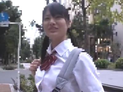 至って真面目そうな女子校生がちゅぽちゅぽ卑猥な音立ててフェラ抜き
